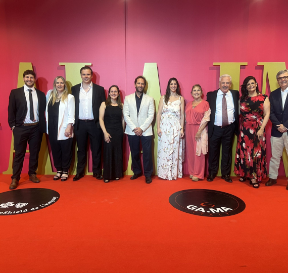 BITAFAL EN LA ALFOMBRA ROJA DE LA GALA DE INFONEGOCIOS